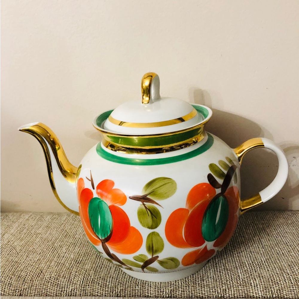 🌺🌺 NWT VINTAGE RUSSIAN TEAPOT COLLECTABLE
